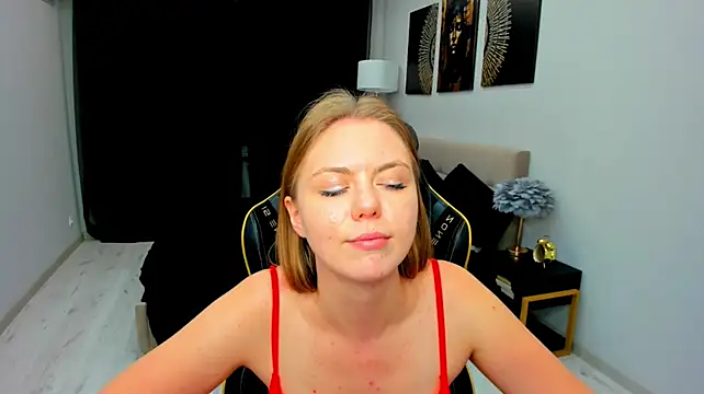 Strawberrye live XXX chat