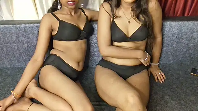 wild_saanvi XXX чат на живо