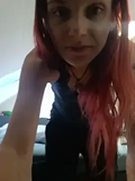 LeylaSquirtyBirty Adlı Modelin Canlı XXX Sohbeti