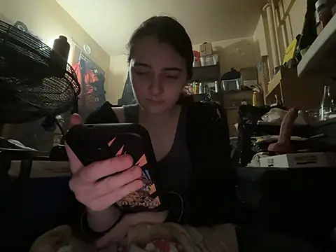 Snowbunnycake_131's Live XXX Chat