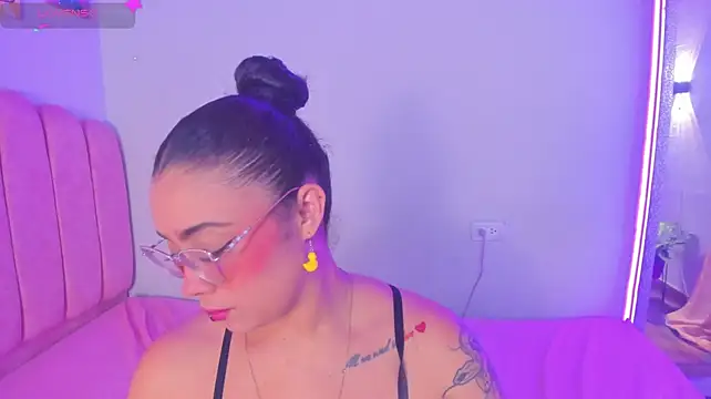 antonelllepiercee Chat XXX in diretta