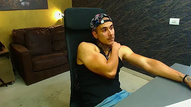 Chat +18 de RomeoBodhi ao vivo