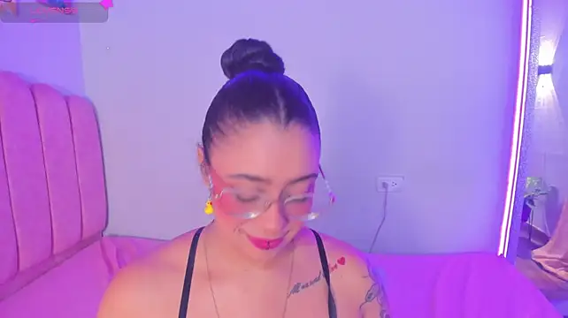 Chatroom XXX en direct de antonelllepiercee