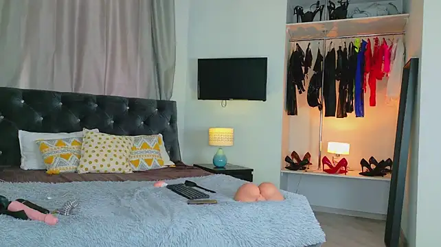 InvitingTina's Live XXX Chat