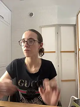 MartiniiSelenna Adlı Modelin Canlı XXX Sohbeti