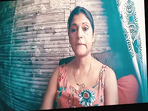 indianlusyy Adlı Modelin Canlı XXX Sohbeti