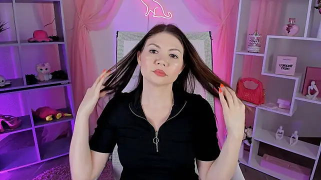 ElaraWynne Chat XXX in diretta