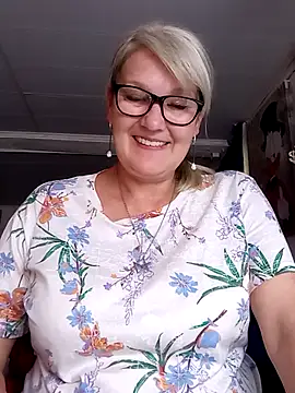 irinamaux's Live XXX Chat