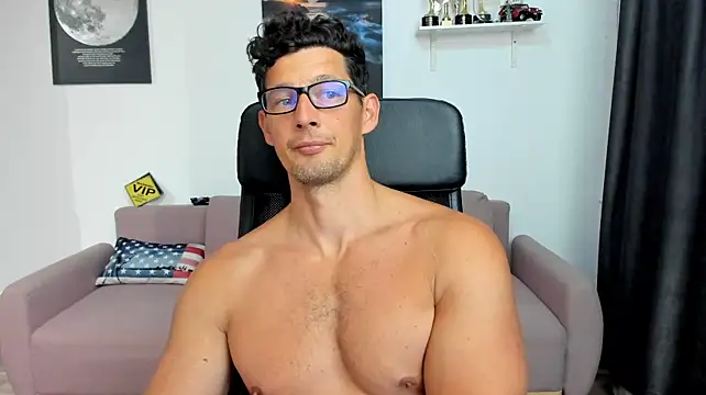 BrutusK08's Live XXX Chat