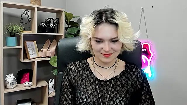 SweetLilyxo's Live XXX Chat