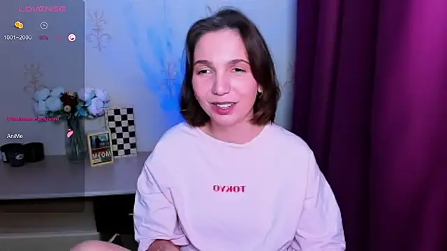 KindHazelHere_'s Live XXX Chat