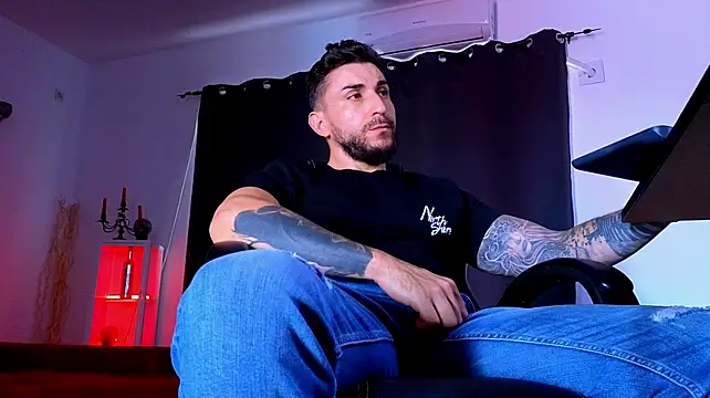 MightyAaron66 Chat XXX live