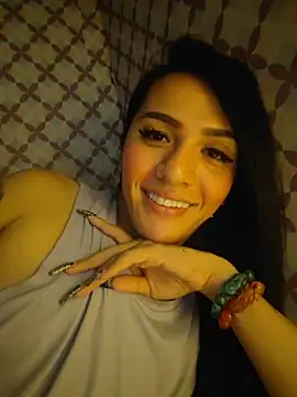 Yourbabyshane Adlı Modelin Canlı XXX Sohbeti