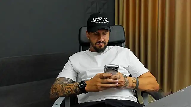 Chat XXX Live LoganStroud