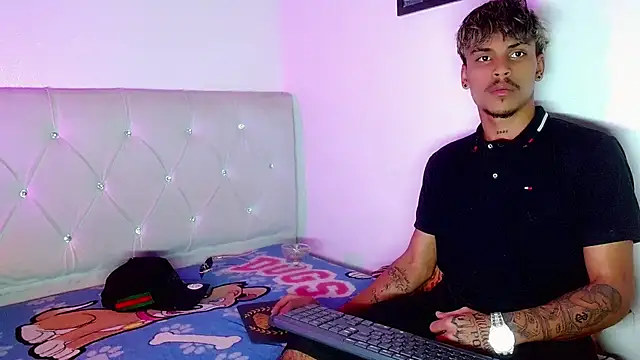 Angel_foxc13's Live XXX Chat