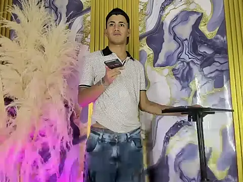 NIO_KLOUDS_'s Live XXX Chat