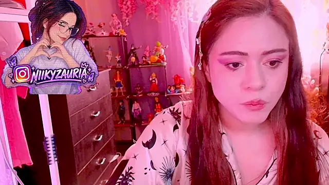 _niiky Adlı Modelin Canlı XXX Sohbeti