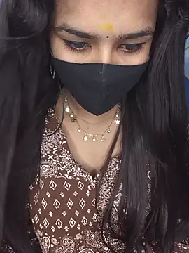 Tamil_Charu_ Adlı Modelin Canlı XXX Sohbeti