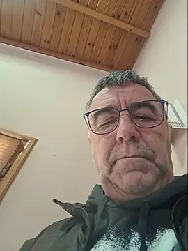 צ'אט XXX בשידור חי של darialmas