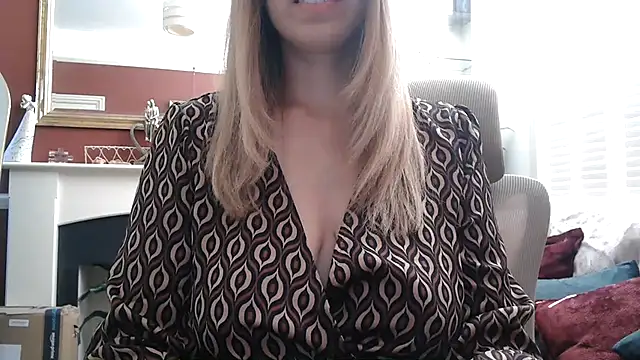LadyLaraX Adlı Modelin Canlı XXX Sohbeti
