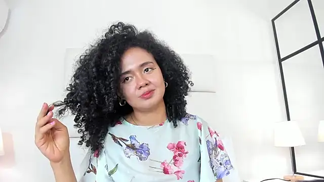 Kiraspell's Live XXX Chat