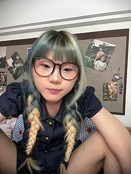 Rocket-Girl Obrolan Langsung XXX