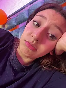 Chatroom XXX en direct de Victoria_Marrone