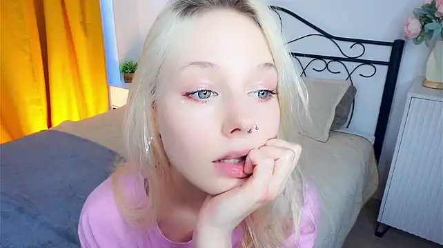 CorrieJustn Live XXX chat