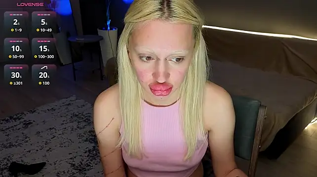 Luna_Beverly Adlı Modelin Canlı XXX Sohbeti
