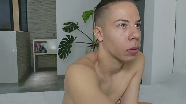 grey___27 XXX чат на живо