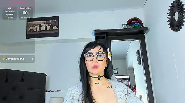Vicky_hotmilf Chat XXX in diretta