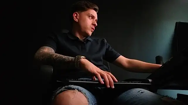 Chat +18 de FelixStarkk ao vivo