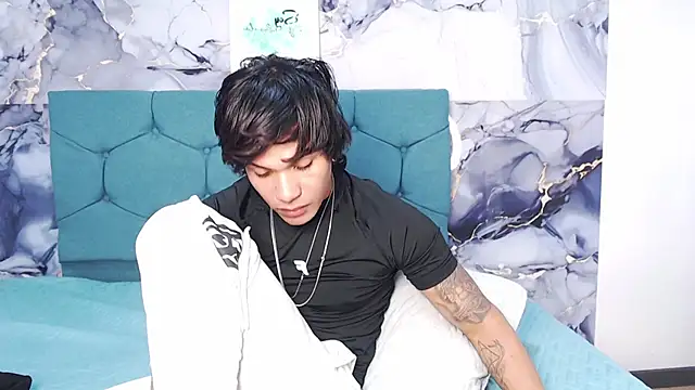 MaximilianRoth Live XXX Chat