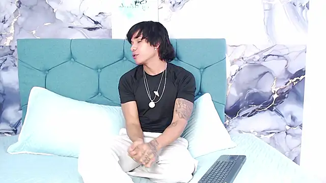 MaximilianRoth Live XXX-Chat