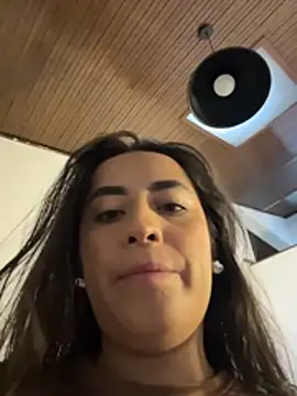 Chatroom XXX en direct de AntonellaaFerrer_