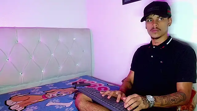 XXX chat uživo modela Angel_foxc13