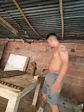 hoteder XXX чат на живо
