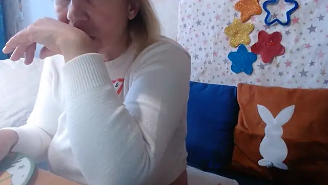 QueenLana live XXX chat