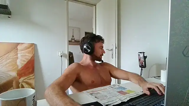 צ'אט XXX בשידור חי של alpha-hunk