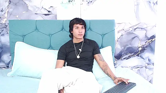 MaximilianRoth Live XXX-Chat