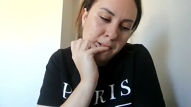MeadowEyes Chat XXX in diretta