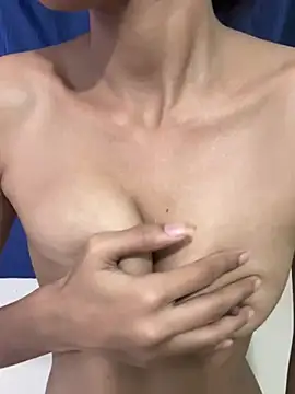 Skinnybaddie's Live XXX Chat