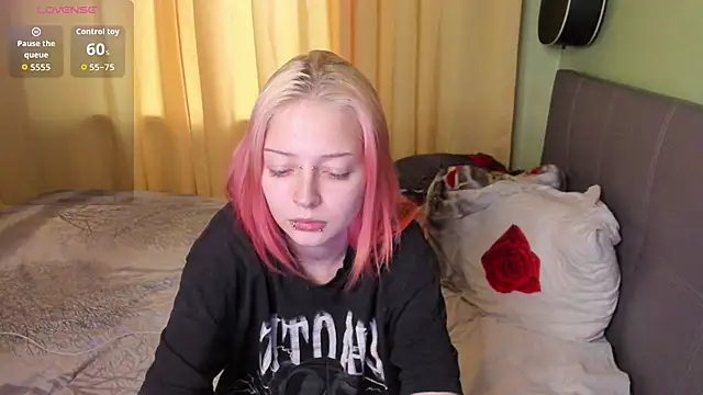 PetiteLia_ – Live XXX-chat