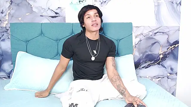 Chatroom XXX en direct de MaximilianRoth