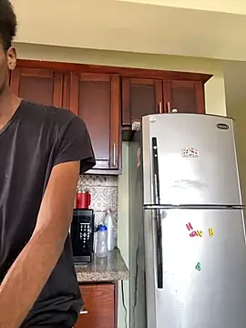 צ'אט XXX בשידור חי של Badboy_00s
