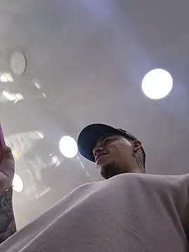 AlphaMasterXxx 라이브 XXX 채팅