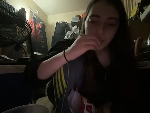 Snowbunnycake_131 Chat XXX live