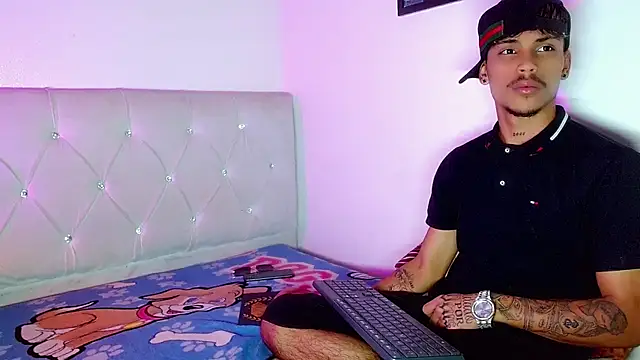 XXX chat uživo modela Angel_foxc13