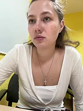 AsynaYuuki Adlı Modelin Canlı XXX Sohbeti