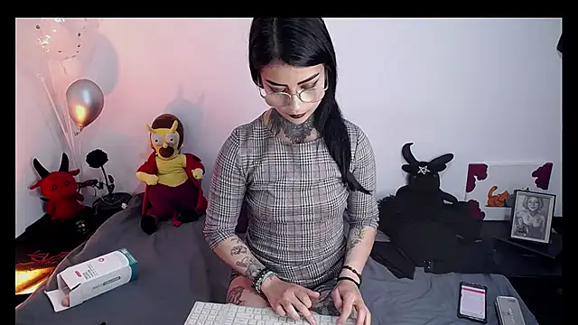 Ardat_Lili69's Live XXX Chat